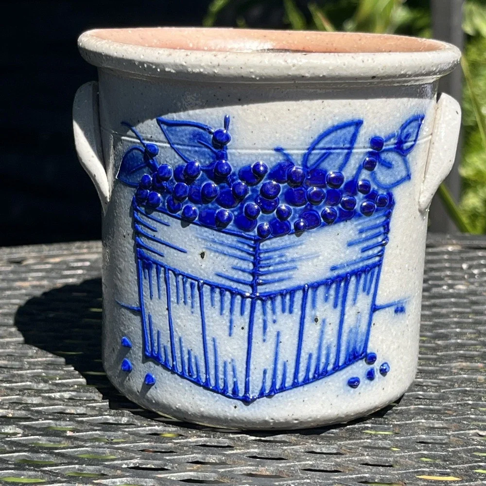 VTG SALMON FALLS STONEWARE‎ BLUEBERRY BASKET CROCK SPOON 1993 EUC